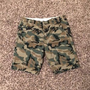 Men’s camo Levi shorts in great condition!